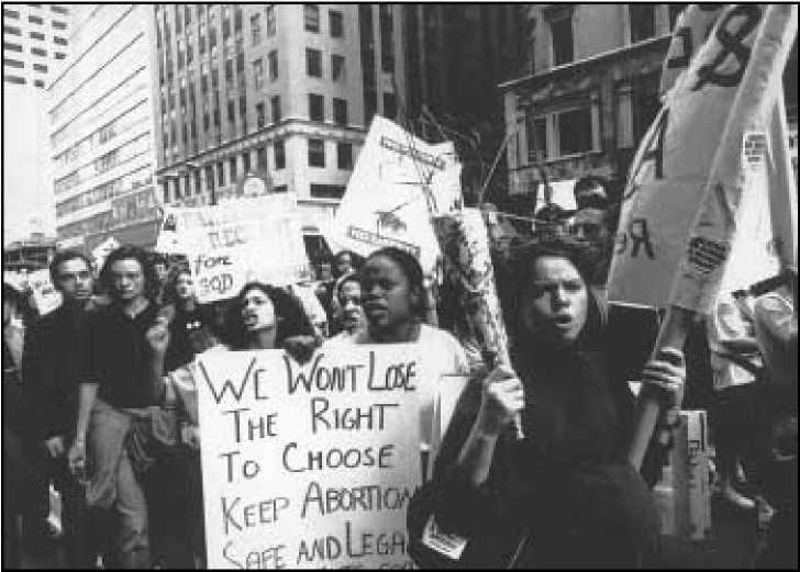 Women and men together to defend abortion rights