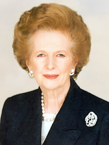 Imagem Margaret Hilda Thatcher - By derivative work by Begoon - This file was derived from: Margaret Thatcher stock portrait.tif, Copyrighted free use, https://commons.wikimedia.org/w/index.php?curid=84448824